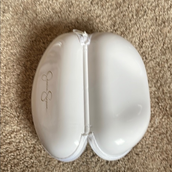 Jessica Simpson White Sunglasses Case - Picture 3 of 4